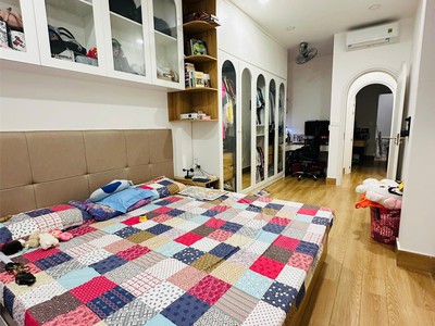 Khu vực hiếm nhà bán- cách mặt tiền lãnh binh thăng chỉ vài bước chân- kế đường 3/2 - xe hơi ngủ 2