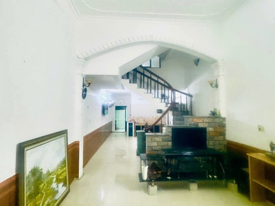 Cho thuê nhà riêng Thư Trung , Đằng Lâm , Hải An . Ô tô đậu trong nhà , full nội thất . Gia đình , c 2