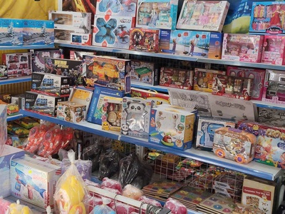 Cần sang lại mặt bằng kinh doanh đồ chơi trẻ em 2