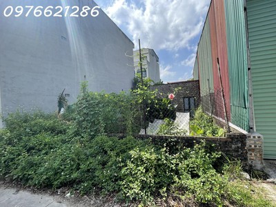 Siêu hiếm   bán đất giang biên, ngõ ô tô, gần chợ quán tình quang, 30m  giá 3,7 tỷ 0