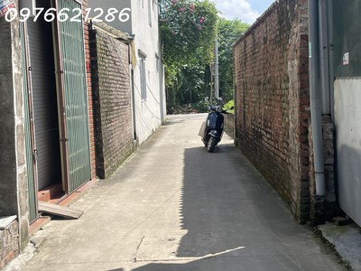 Siêu hiếm   bán đất giang biên, ngõ ô tô, gần chợ quán tình quang, 30m  giá 3,7 tỷ 1