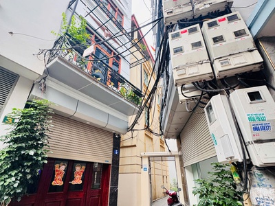 Nhỉnh 15t có nhà phố gần công viên cầu giấy, 2 ô tô tránh, ô tô đỗ cửa ngày đêm giao thông thuận 0