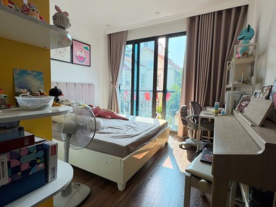 Cần bán 36,8m2 nhà 4 tầng từ tầng 2 xây 40m2/sàn, nhà mặt ngõ 80 Hoa Lâm - Ngay chợ Kinh Doanh 1