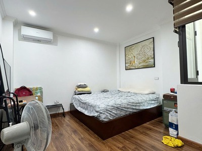 Cần bán 36,8m2 nhà 4 tầng từ tầng 2 xây 40m2/sàn, nhà mặt ngõ 80 Hoa Lâm - Ngay chợ Kinh Doanh 2