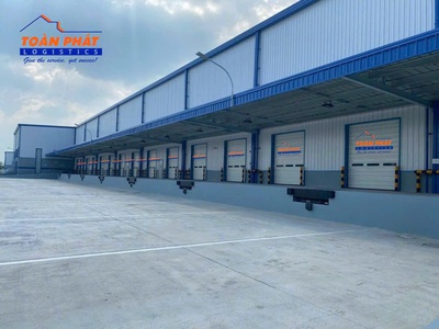 Từ nhà máy đến khách hàng   chỉ một chạm với Toàn Phát Logistics 1