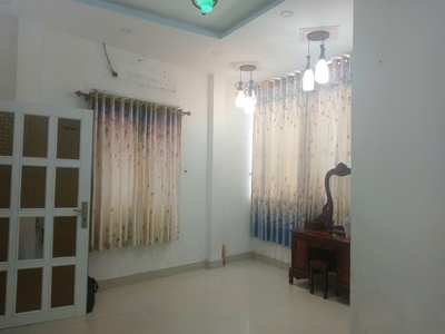 Cho thuê nhà nguyên căn mặt tiền 200m2 Dĩ An, Bình Dương 4