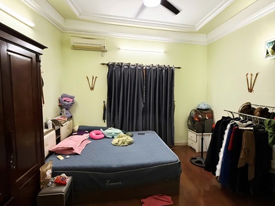 Hiếm, bán nhà Lạc Long Quân ngõ nông, gần ô tô, 46m  5 tầng giá 9.8 tỷ 1