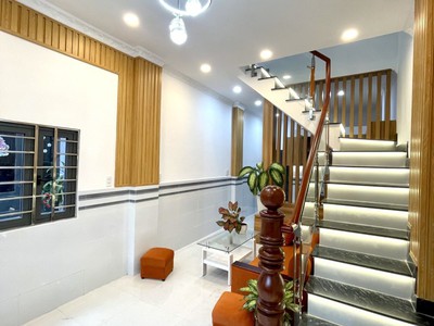 Bán nhà mới dọn ở ngay 2 tâng 2 pn phạm thế hiển sát chợ nhị thiên đường nhỉnh 4 đồng 0