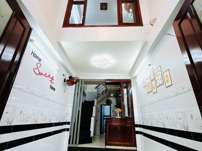 Nhà 2 lầu gần chợ rạch ông nguyễn thị tần p.chánh hưng  p2q8 0