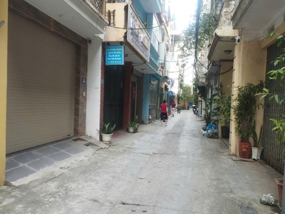 Nhà phân lô đẹp chính chủ cần bán - giá tốt - vị trí đẹp tại hoàng quốc việt 0