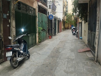 Nhà phân lô đẹp chính chủ cần bán - giá tốt - vị trí đẹp tại hoàng quốc việt 1