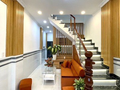 Bán nhà mới dọn ở ngay 2 tâng 2 pn phạm thế hiển sát chợ nhị thiên đường nhỉnh 4 đồng 2