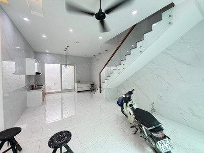 Bán gấp - hẻm xe hơi  - giáp q1 - 42m2 - 3 tầng - 3pn - pháp lý chuẩn - nhỉnh 6 tỷ 0