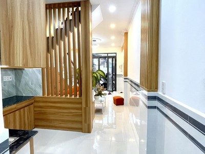 Bán nhà mới dọn ở ngay 2 tâng 2 pn phạm thế hiển sát chợ nhị thiên đường nhỉnh 4 đồng 3