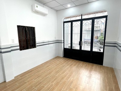 Bán nhà mới dọn ở ngay 2 tâng 2 pn phạm thế hiển sát chợ nhị thiên đường nhỉnh 4 đồng 4