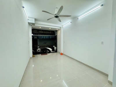 Pass phòng trọ mới ngay trung tâm quận 3 4