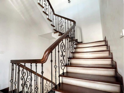 Cho thuê nhà mới, hai cửa đi, hoàng văn thái, 100m2x 5t vỉa hè 31 tr 2