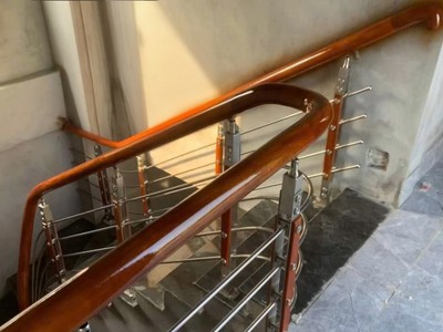 Cho thuê nhà hàng, vp, kd, lê thanh nghị, 102m2x 4t vỉa hè 30 tr 1