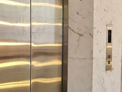 Mình cho thuê nhà mới, hai cửa đi, 101m2  5t  vỉa hè, minh khai-30 tr 0