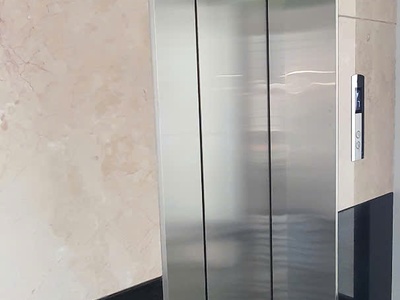 Cho thuê nhà hàng, vp, kd, lê thanh nghị, 102m2x 4t vỉa hè 30 tr 0