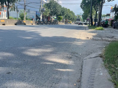 Bán nhà mặt tiền 25x42m giá 80 tỷ đường lê thị riêng 1