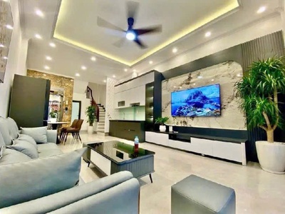 Nhà riêng 6 tầng thang máy  sát cv hoà bình/ ngoại giao đoàn- dt 35m2x 6 tầng- mặt ngõ thông- nhỉnh 0