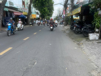 Chính chủ hạ giá bán gấp căn MT Lạc Long Quân, P. 10, Quận 11,chỉ 16.8ty 3