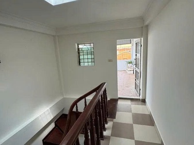 Hiếm nhà đẹp 6 tầng mặt phố Lê Hồng Phong, 46m2, 2 mặt tiền 3m, vị trí đẹp, KD sầm uất, giá 18 tỷ 5