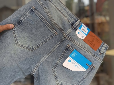 Quần jean Jacobs Cole xanh wash nhạt form slim co giãn nhẹ 2