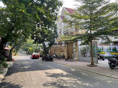 Bán gấp nhà đẹp hẻm 616 lê đức thọ ngang 10m 220m2 khu osimi có gara sân vườn 22 tỷ xíu. 0