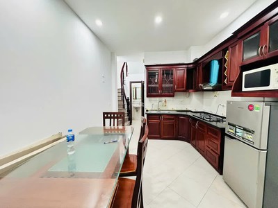 Bán nhà hào nam 20/25m2.  5 tầng. mặt tiền 3.6m. giá chỉ  6.5 tỷ đống đa hà nội 1