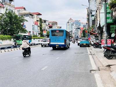 Bán nhà mặt phố nghi tàm, 91m x 8 tầng, mặt tiền 9.5m, thông sàn kinh doanh 0