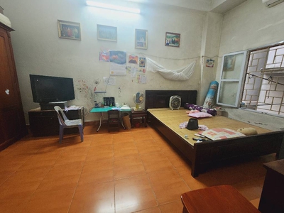 Nhà dân xây chắc chắn   phân lô căn góc cửa nhà hướng nam   5 tầng 36/38m2 7,2 tỷ. 3