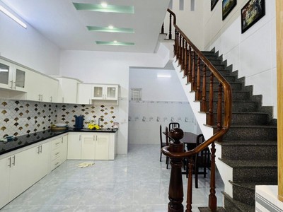 Bán nhà 3 tầng nở hậu 5m5 63m2 5 tỷ 99 phường hiệp thành quận 12 cũ. 3