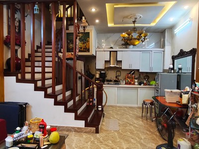 Bán nhà tây sơn 50m2. 5 tầng. mặt tiền 5m. giá 10.9 tỷ đống đa hà nội 1