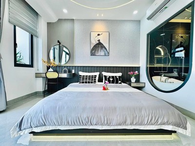 Tìm nhà đẹp, ngõ oto, dân trí cao   mặt tiền 8m  lô góc 70m2 cổ nhuế có hết 4