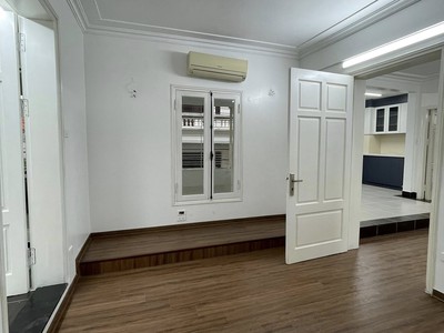 Căn hộ tt tầng 2 vạn phúc, ba đình 42/80m, 3pn, khu siêu vip, hơn 6 tỷ 1