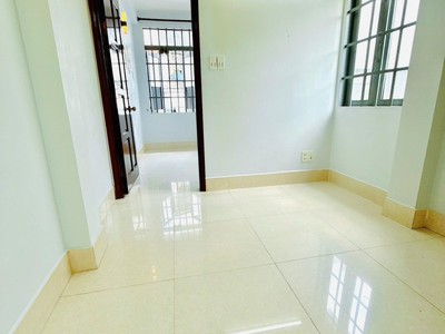 Bán nhà 3pn 3 wc 3 tầng sân thượng nhà mới dọn vào ở nguyễn thị tần 4