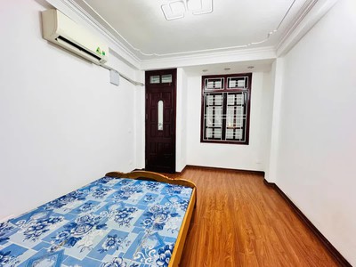 Bán nhà hào nam 20/25m2.  5 tầng. mặt tiền 3.6m. giá chỉ  6.5 tỷ đống đa hà nội 3