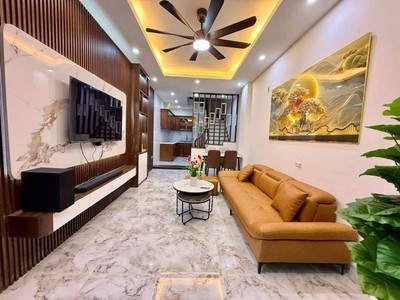 Bán nhà trần khát chân 31/36m2. 5 tầng. mặt tiền 3.5m giá 8.9 tỷ hai bà trưng hà nội 0