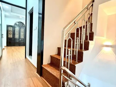 Bán nhà văn chương 38m2.  4 tầng. mặt tiền 3m. giá 7.95 tỷ đống đa hà nội 3