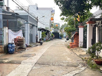 Siêu hot - lô đất ngay chợ dĩ an   giá rẻ nhất khu vực chỉ 27tr/m2 2