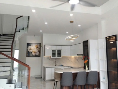 Bán nhà đẹp hiếm có tại vĩnh ngọc, nha trang vị trí đắc địa, gần bờ kè liên hoa. dt: 1