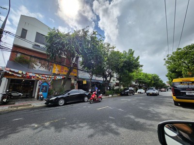 Mt đường 10.5m tiểu la, 180m2, ngang 6.7m, kinh doanh, giá đầu tư 95tr/m2 3