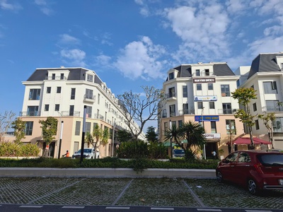 Bán nhà 5 tầng ngay Viện kiểm sát tỉnh, đối diện chung cư Vinhomes chỉ 1,8 tỷ sổ sẵn 0