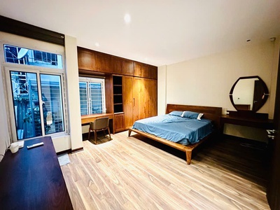 Bán nhà vài bước chân là ra công viên cầu giấy, nhà 5t x 40m2 giá nhỉnh 10t 2