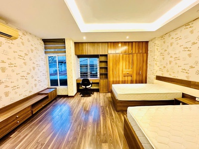 Bán nhà vài bước chân là ra công viên cầu giấy, nhà 5t x 40m2 giá nhỉnh 10t 3