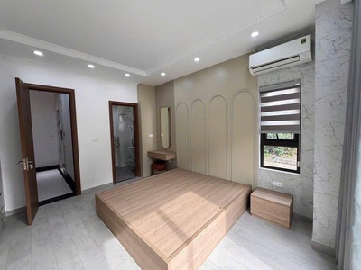 Bán nhà nguyễn văn cừ, oto đỗ cửa,thang máy,đẹp long lanh,42m nhỉnh 13 tỷ tl 1