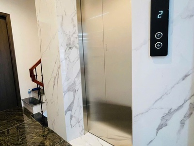 Bán nhà nguyễn văn cừ, oto đỗ cửa,thang máy,đẹp long lanh,42m nhỉnh 13 tỷ tl 3