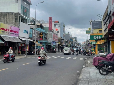 Cần bán hoặc cho thuê nhà mặt tiền  tại lạc long quân, p8, tân bình 0